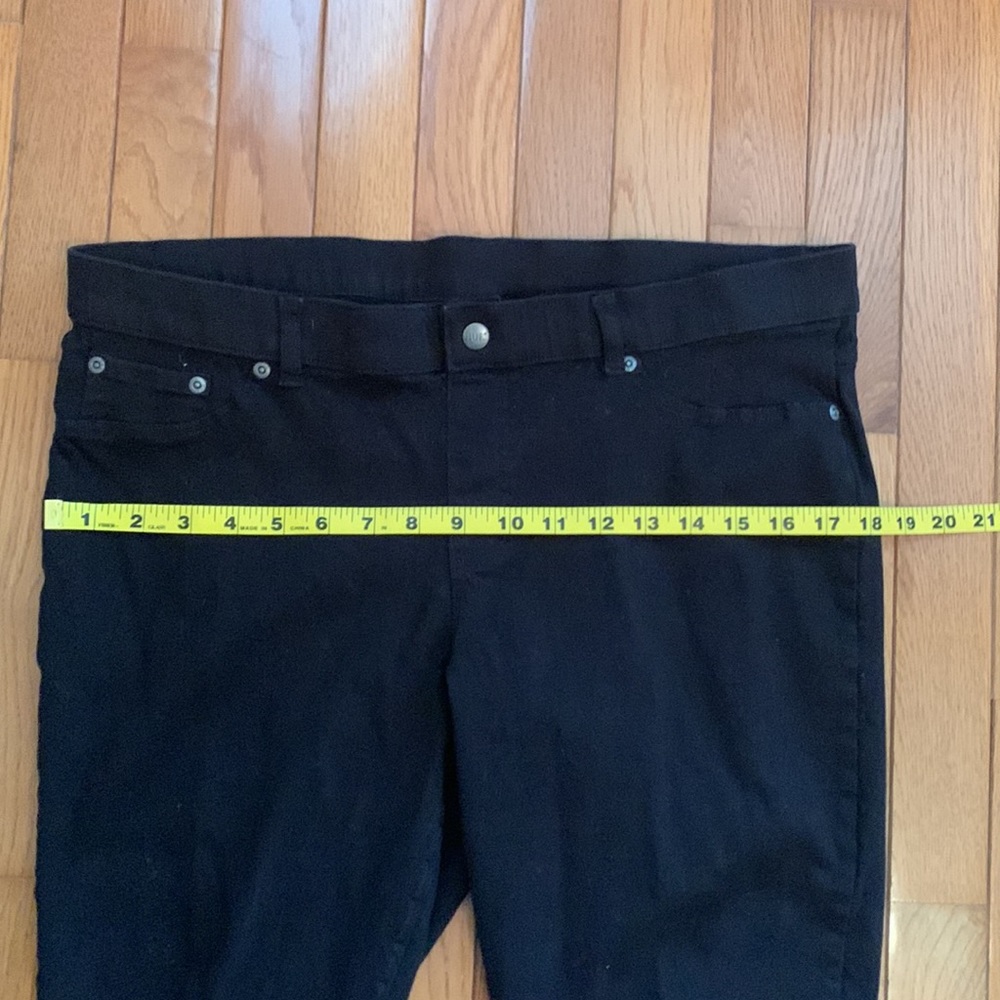 HUE Distressed Jeans (Black) - Picture 11 of 13